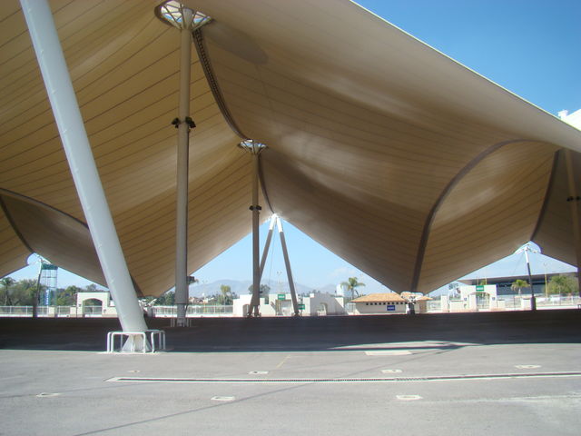 LATERAL DE LA MEGAVELARIA